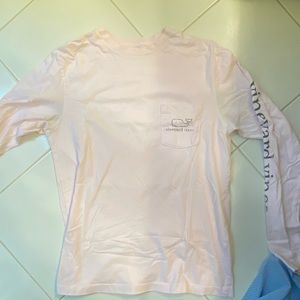 Vineyard vines light pink tee